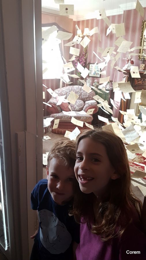 בלאגן בחדר...